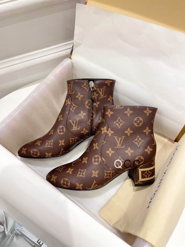 LV Women's Shoes 338